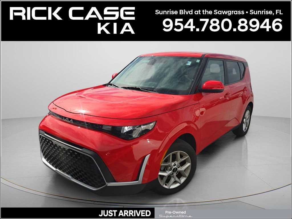 Used 2023 Kia Soul LX w/ LX Technology Package FWD image 1