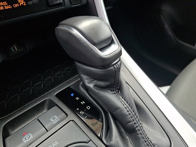 Certified 2024 Toyota RAV4 SE w/ Convenience Package image 15