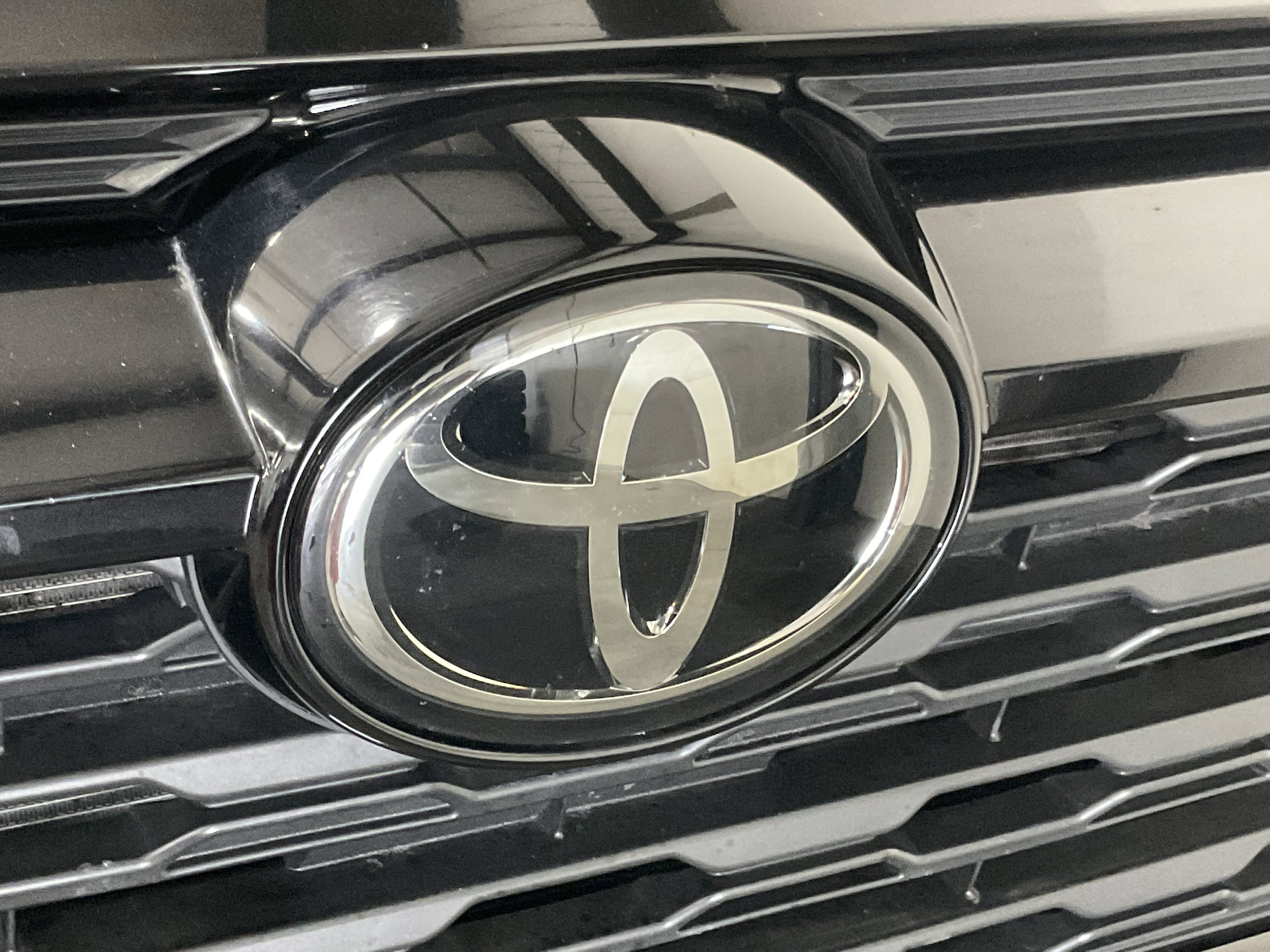 Used 2024 Toyota RAV4 LE image 6