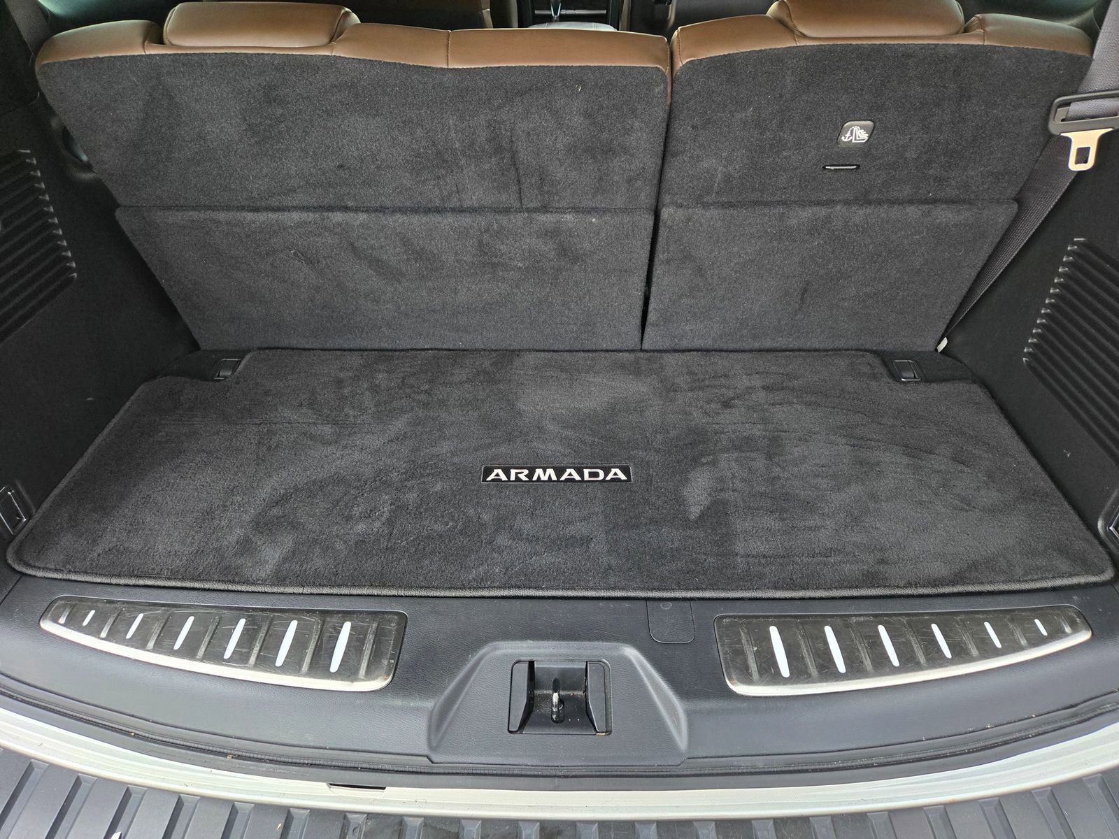 Used 2023 Nissan Armada Platinum w/ Captain's Chairs Package RWD image 31