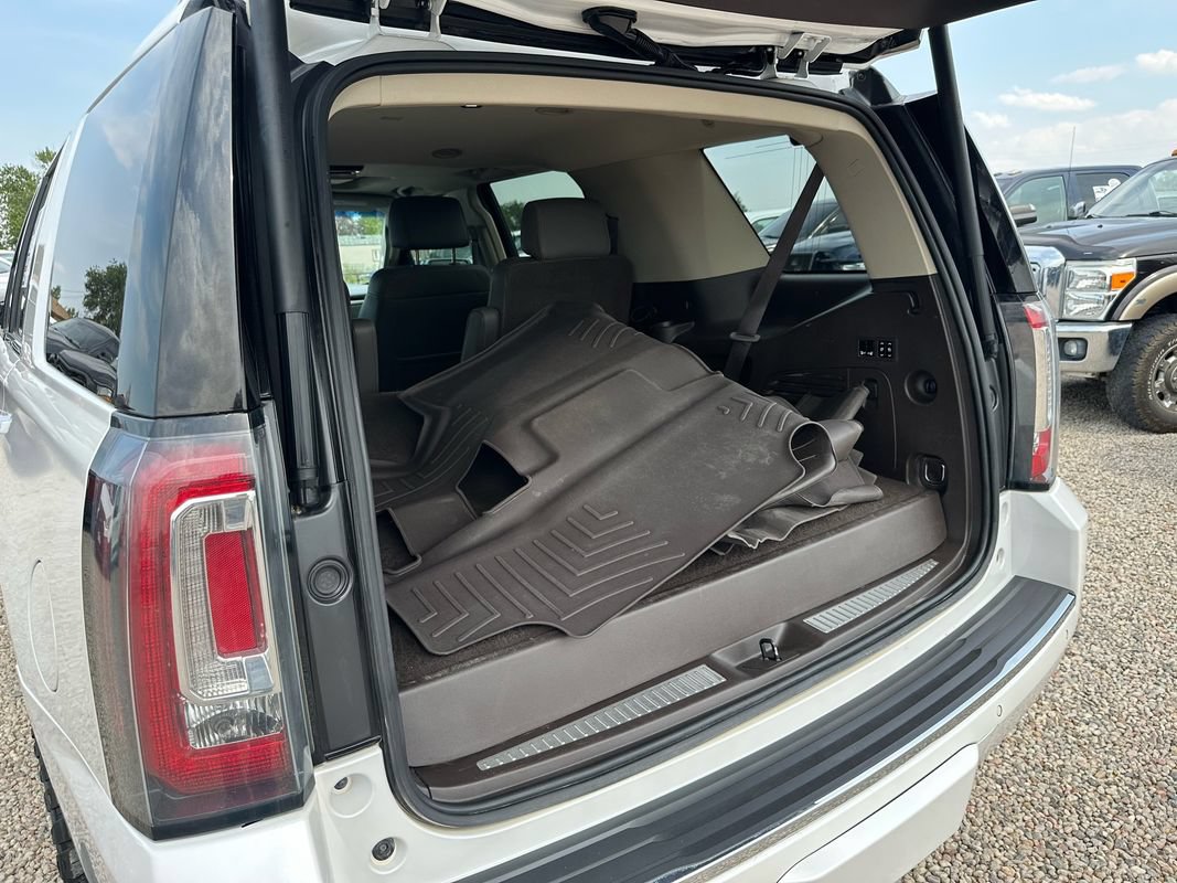 Used 2019 GMC Yukon Denali w/ Denali Ultimate Package AWD/4WD image 23