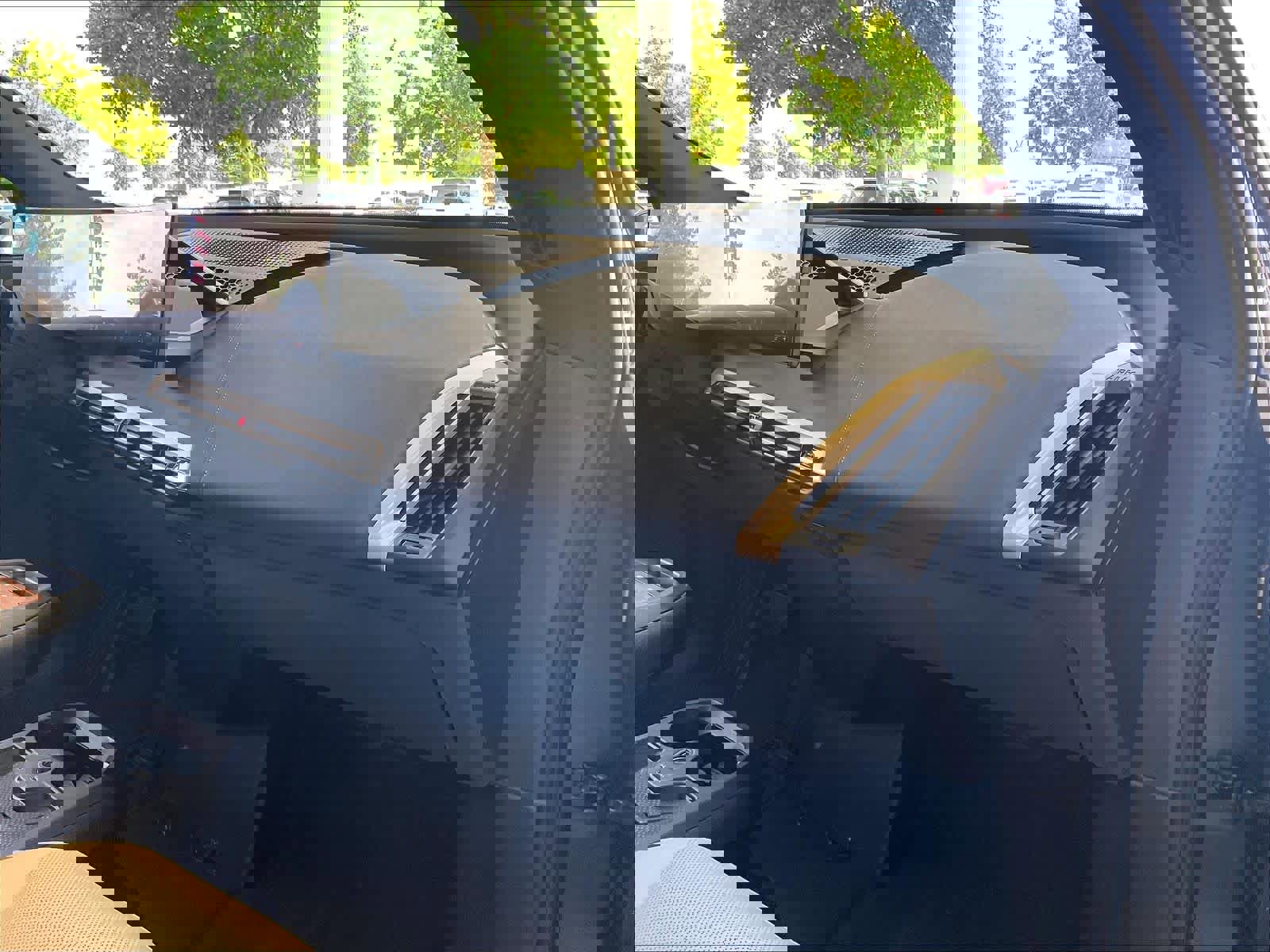 Used 2024 BMW iX xDrive50 w/ Sport Package image 17