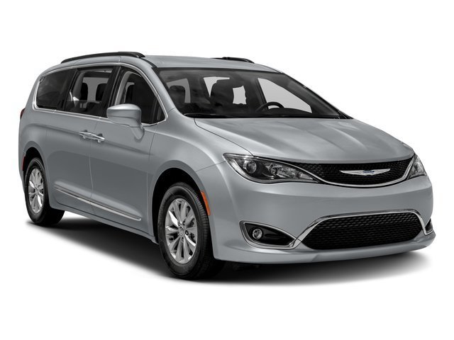 Used 2017 Chrysler Pacifica Touring-L Plus w/ Tire & Wheel Group FWD image 9