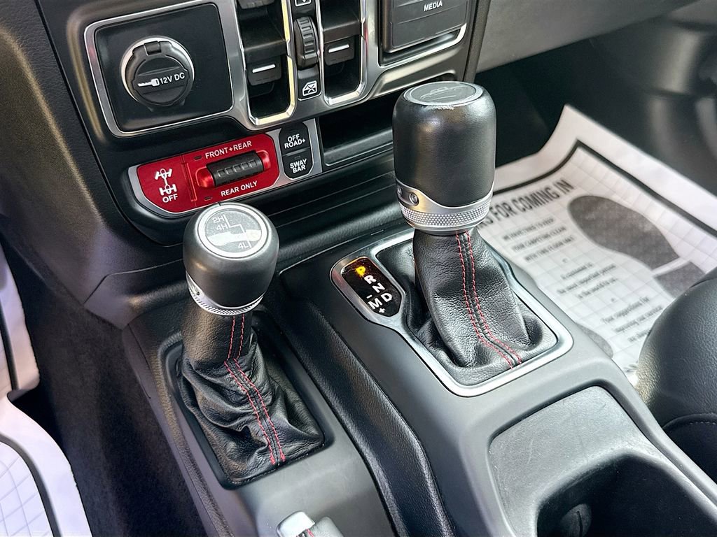 Used 2022 Jeep Gladiator Rubicon w/ LED Lighting Group AWD/4WD image 18