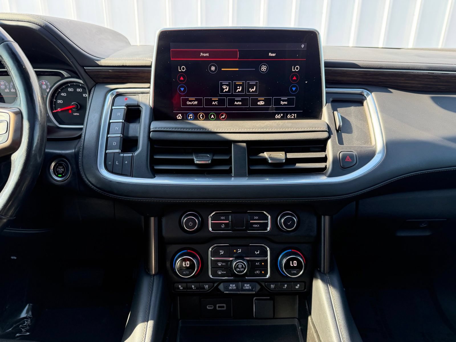 Used 2021 Chevrolet Tahoe High Country w/ Premium Package RWD image 10