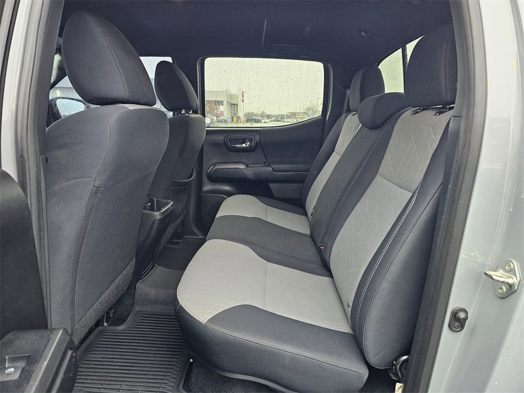 Used 2020 Toyota Tacoma TRD Off-Road w/ Technology Package image 16