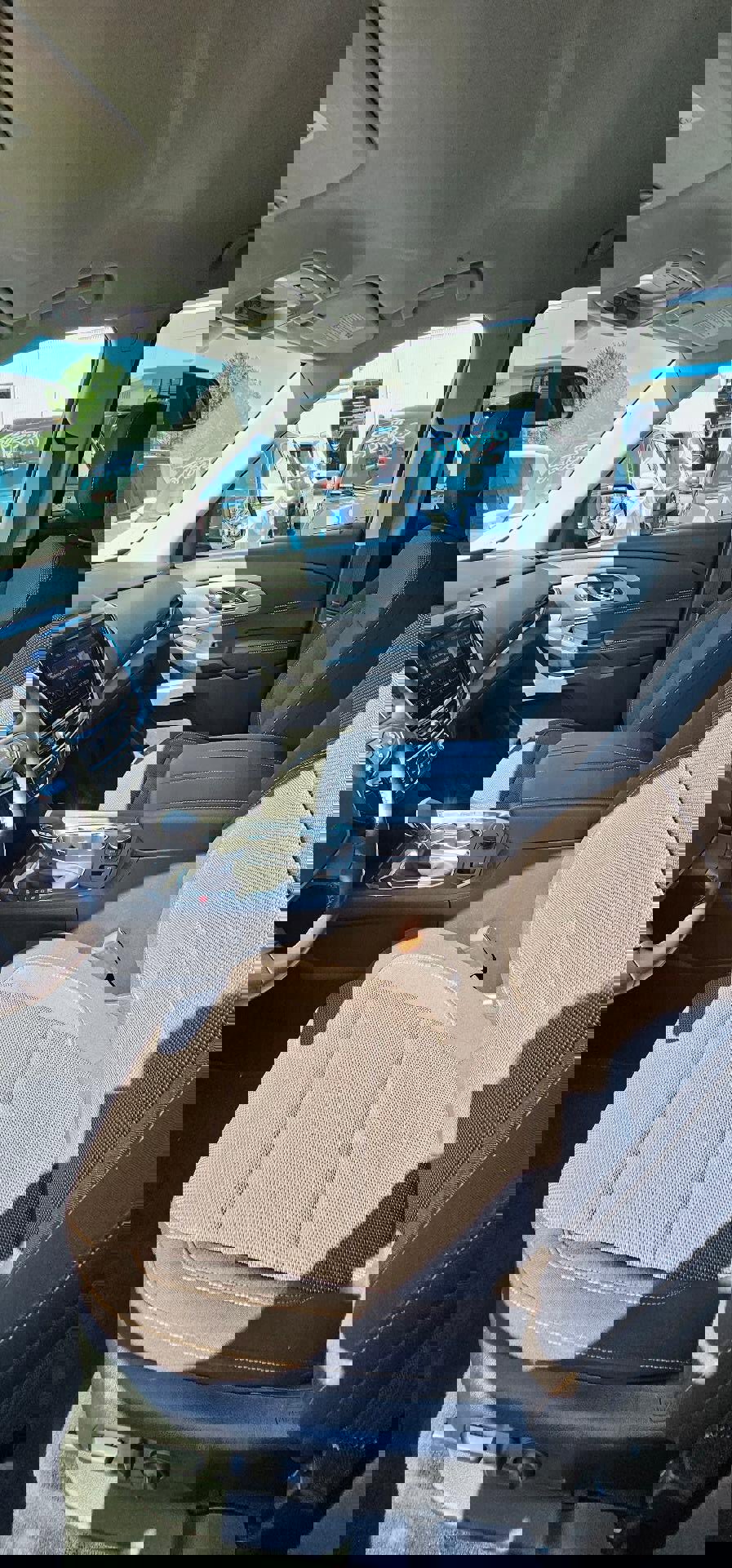 Used 2021 Chevrolet Traverse LT image 12