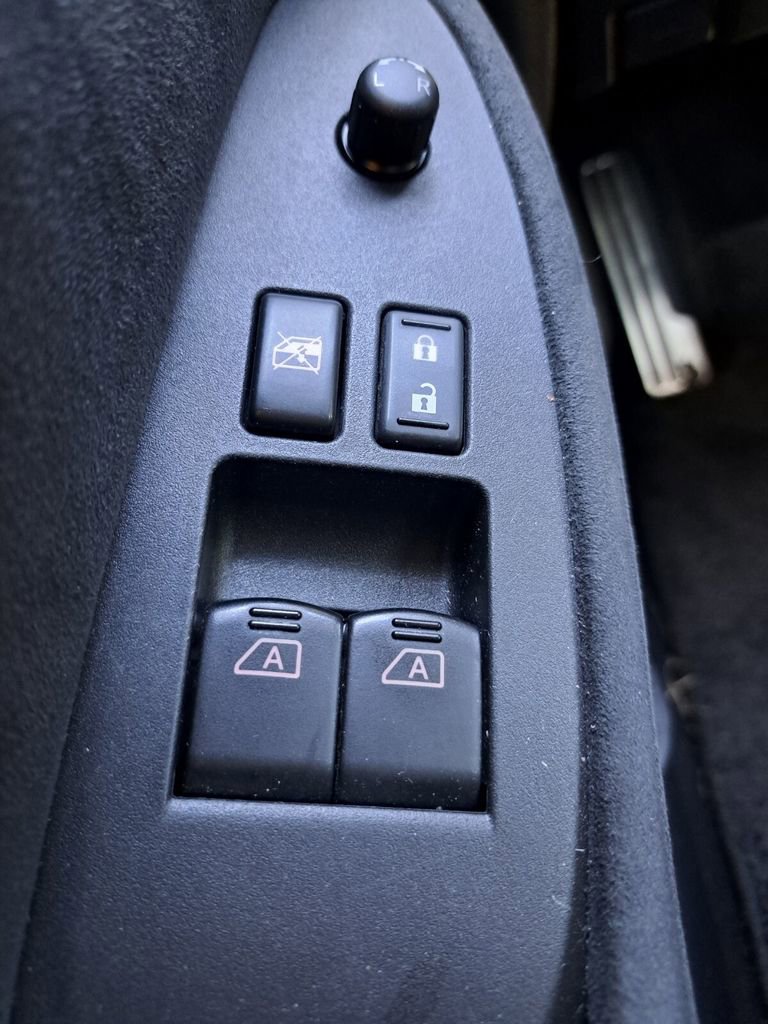 Used 2014 Nissan 370Z Touring w/ Sport Package image 15