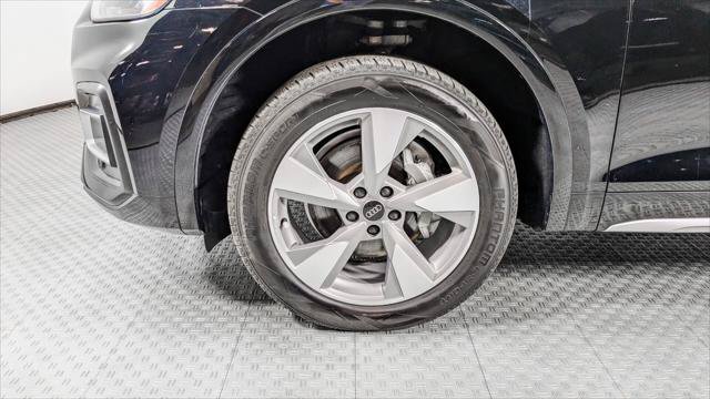 Used 2023 Audi Q5 2.0T Premium w/ Convenience Package AWD/4WD image 39