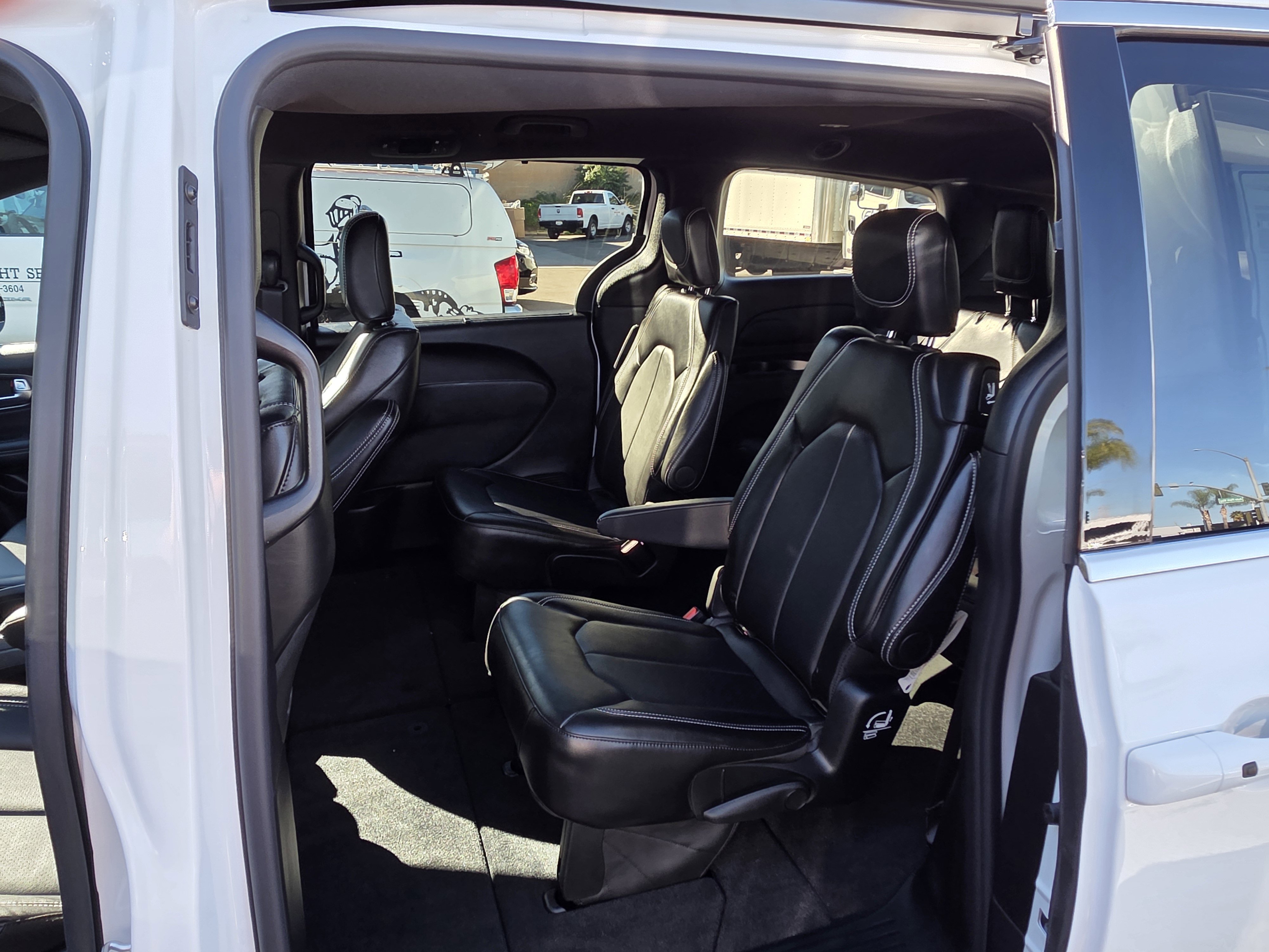 New 2026 Chrysler Pacifica Select image 17