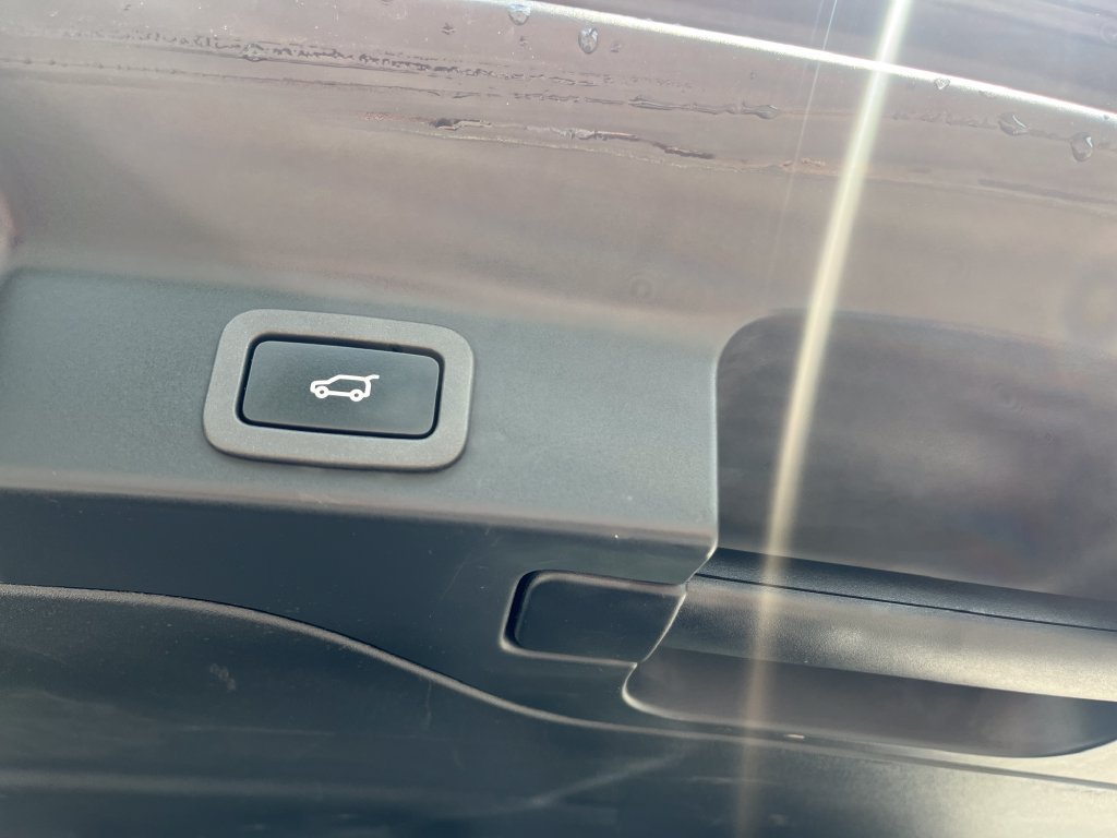 Used 2018 Jaguar F-PACE S AWD/4WD image 40