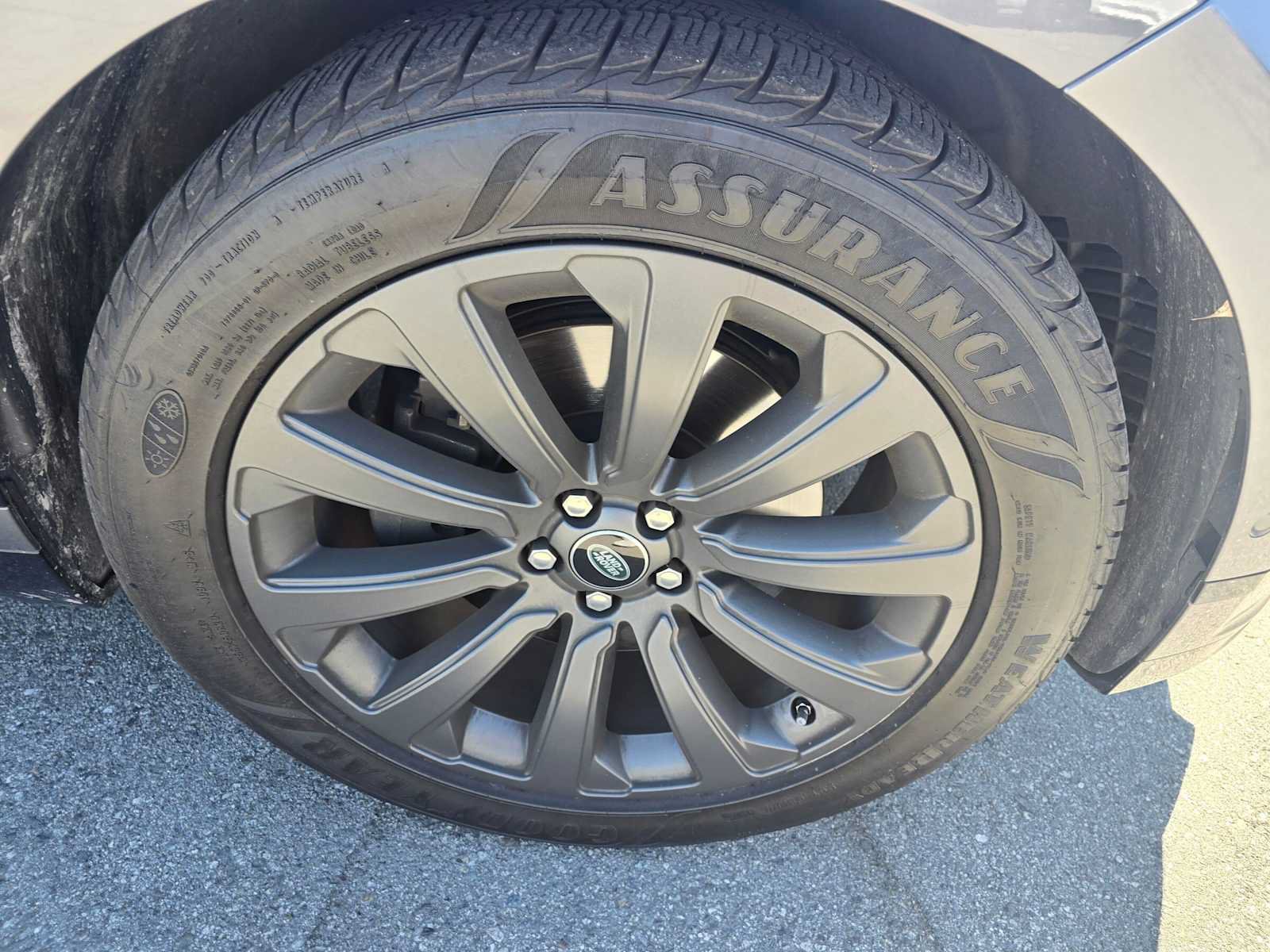 Used 2019 Land Rover Range Rover Velar R-Dynamic SE AWD/4WD image 9