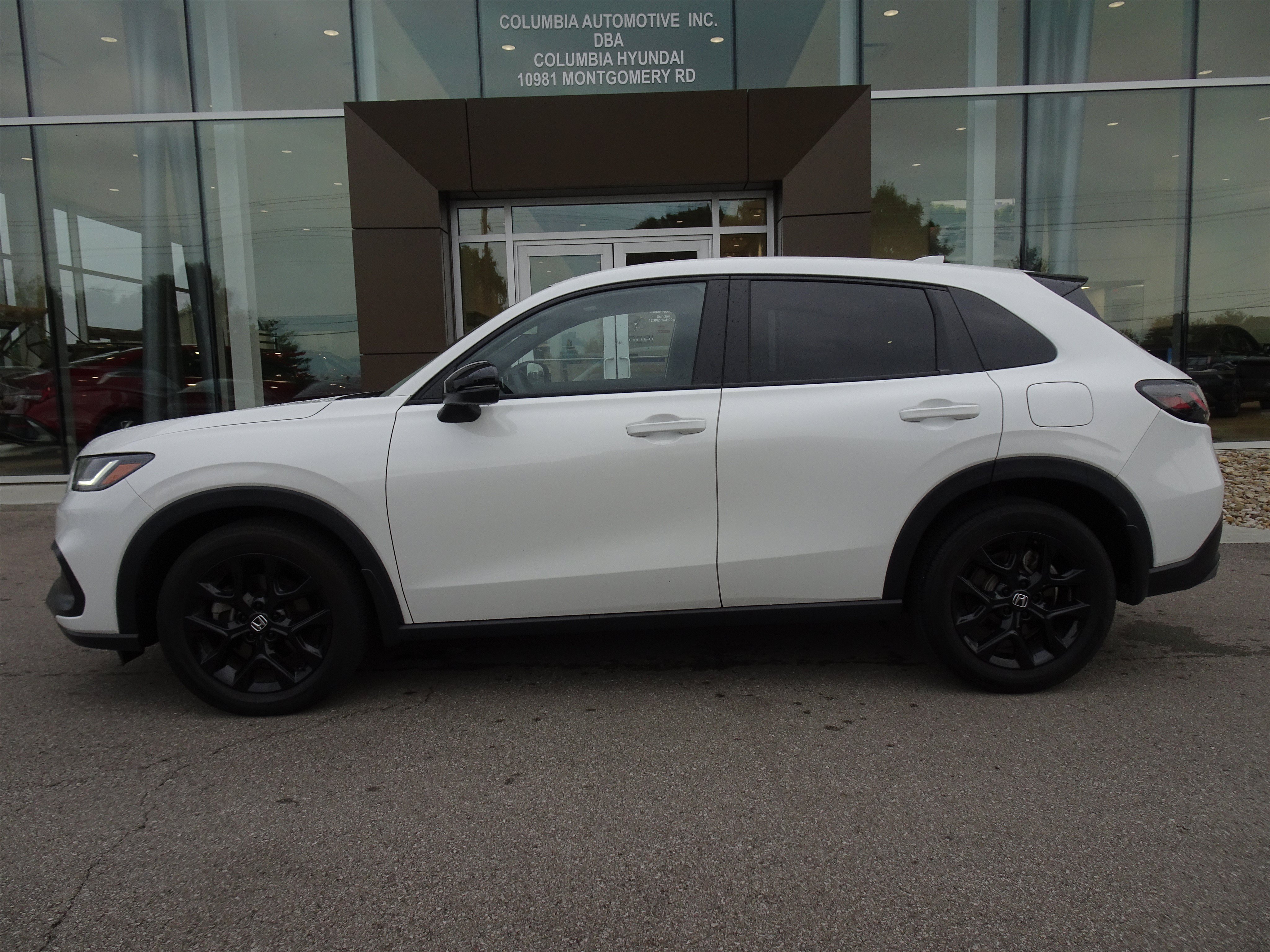 Used 2024 Honda HR-V Sport image 2