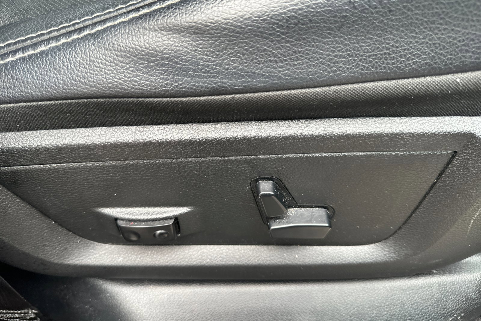 Used 2017 RAM 1500 Laramie image 22