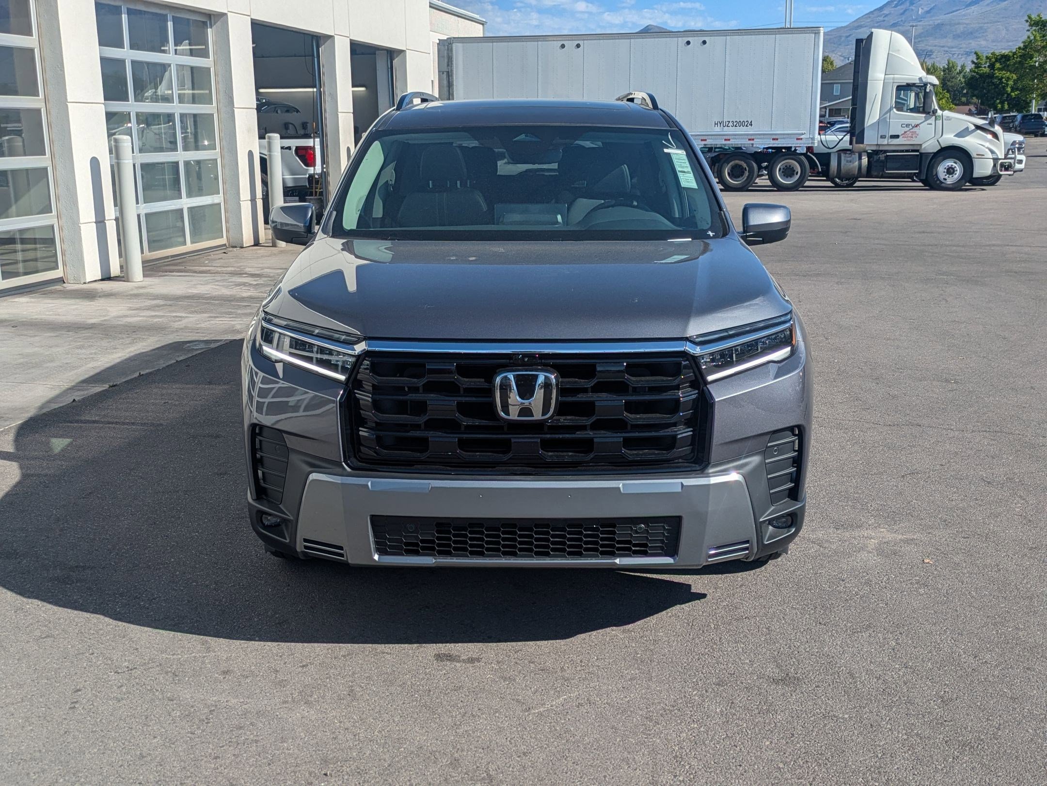 New 2026 Honda Pilot Touring image 10