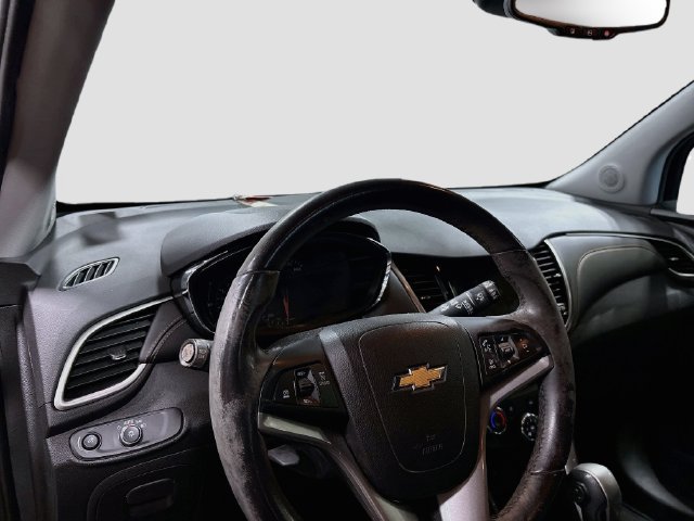 Used 2018 Chevrolet Trax LT w/ LT Convenience Package AWD/4WD image 11