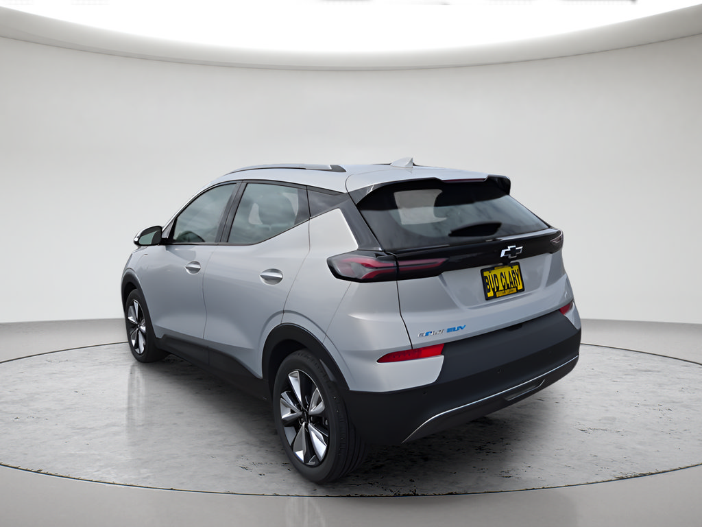 Used 2022 Chevrolet Bolt EUV LT w/ Convenience Package FWD image 5