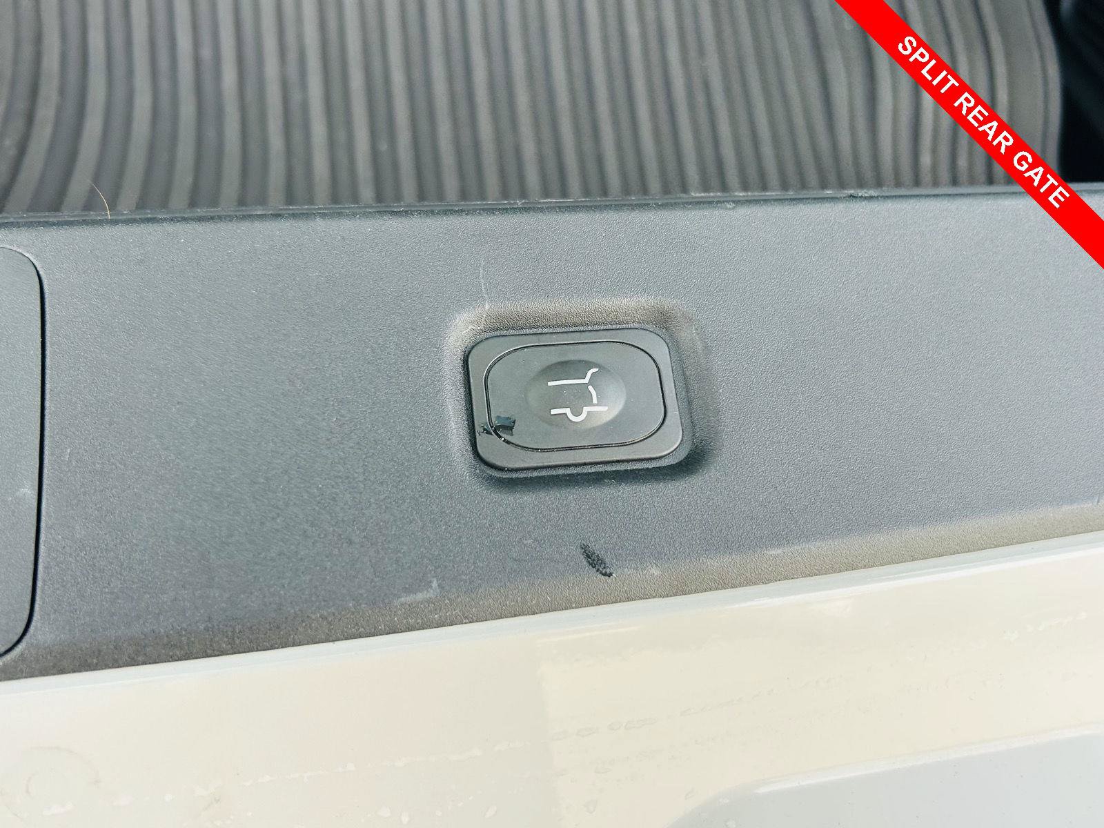 Used 2025 Ford Expedition Active AWD/4WD image 14