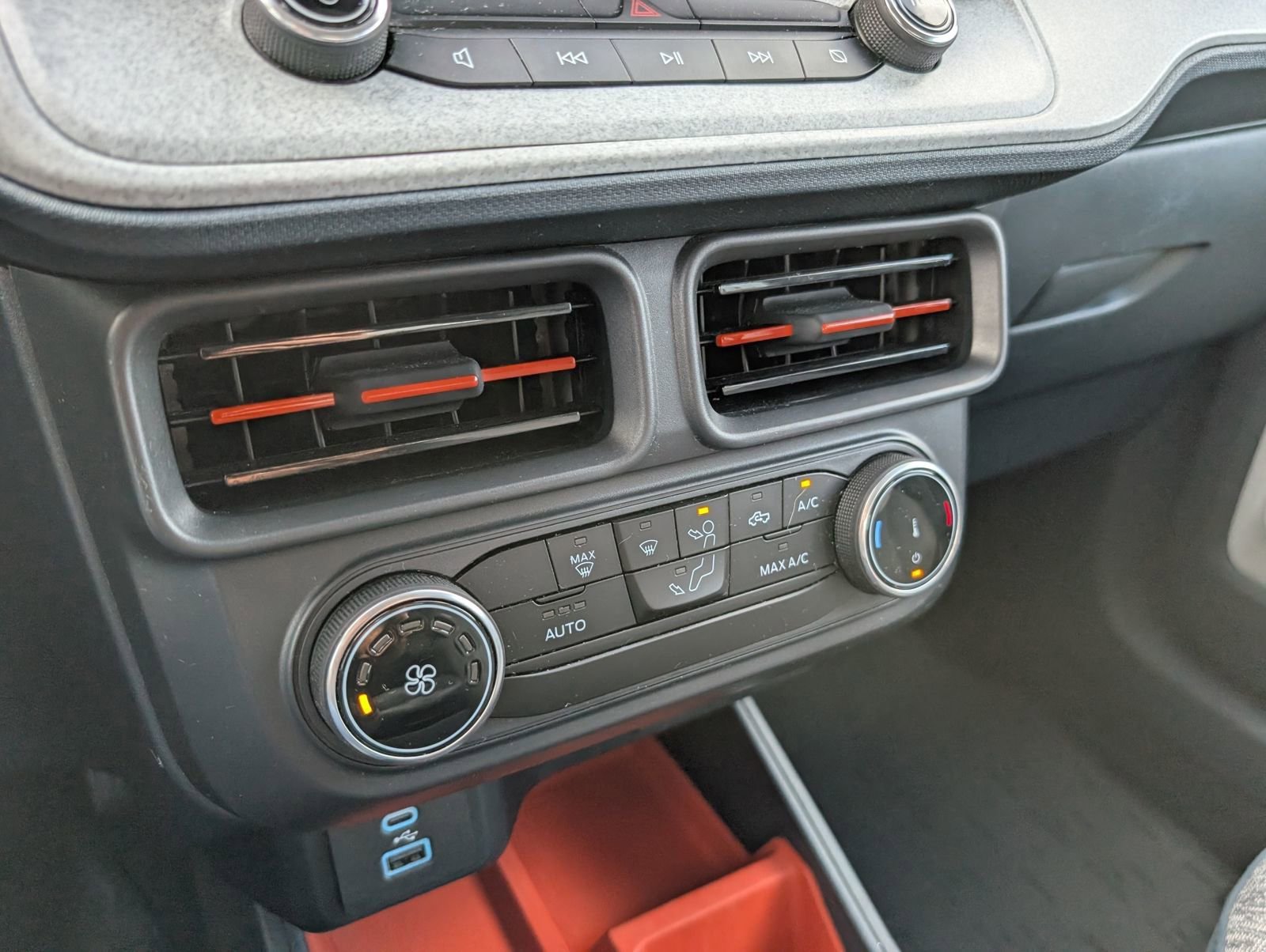 Used 2024 Ford Maverick XLT FWD image 16