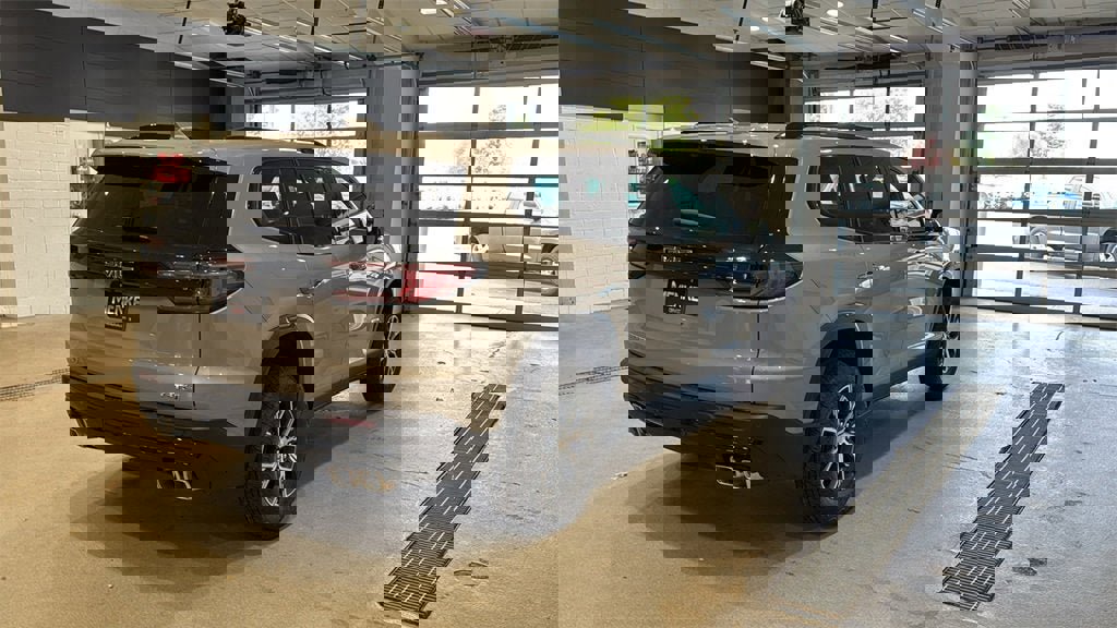 New 2026 GMC Acadia AT4 w/ Luxury Package image 7