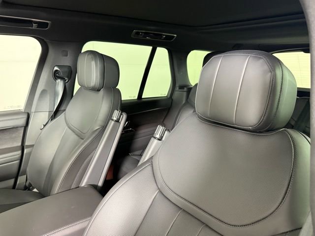 New 2025 Land Rover Range Rover SE image 5