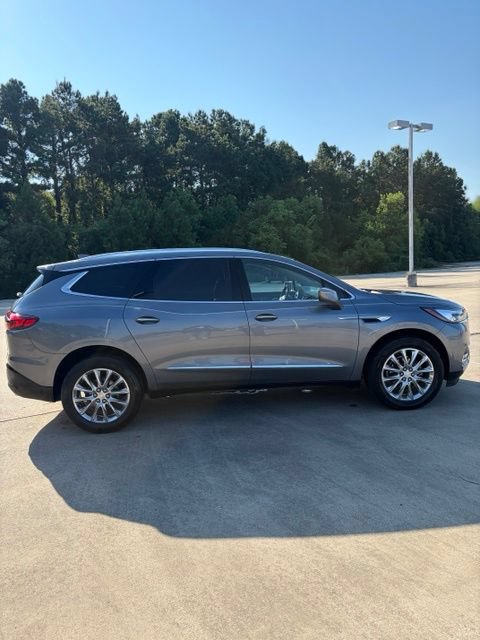 Used 2020 Buick Enclave Essence w/ Sound and Sites Package FWD image 7