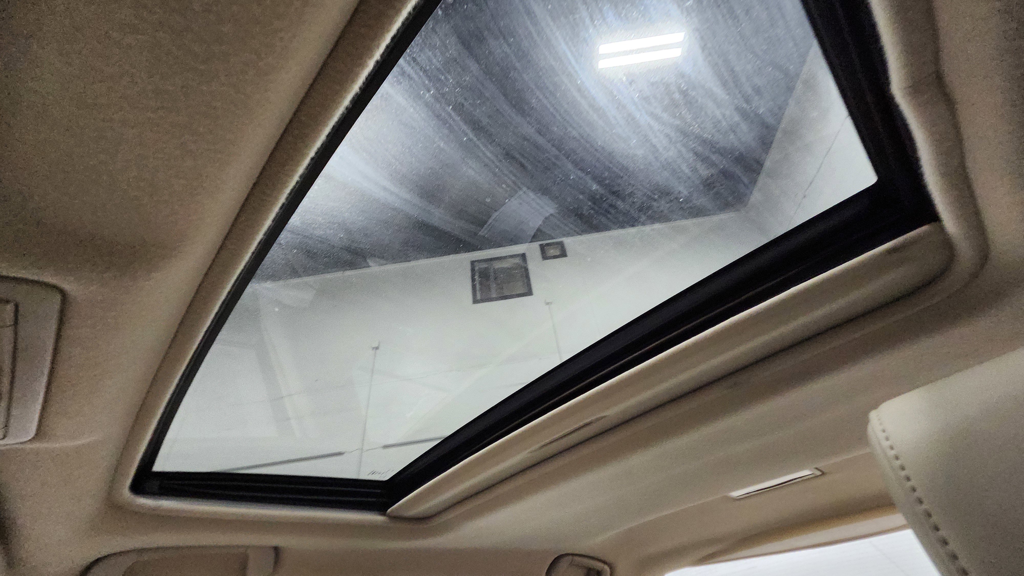 Used 2011 Toyota Avalon image 2