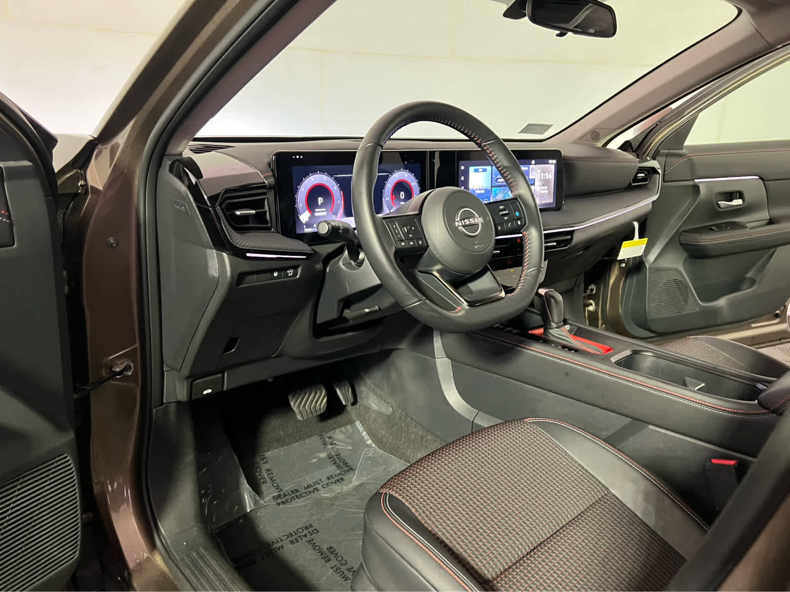 Used 2025 Nissan Kicks SR image 21