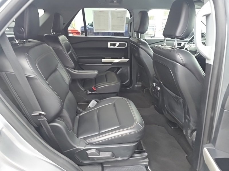 Used 2020 Ford Explorer XLT w/ Equipment Group 202A image 31