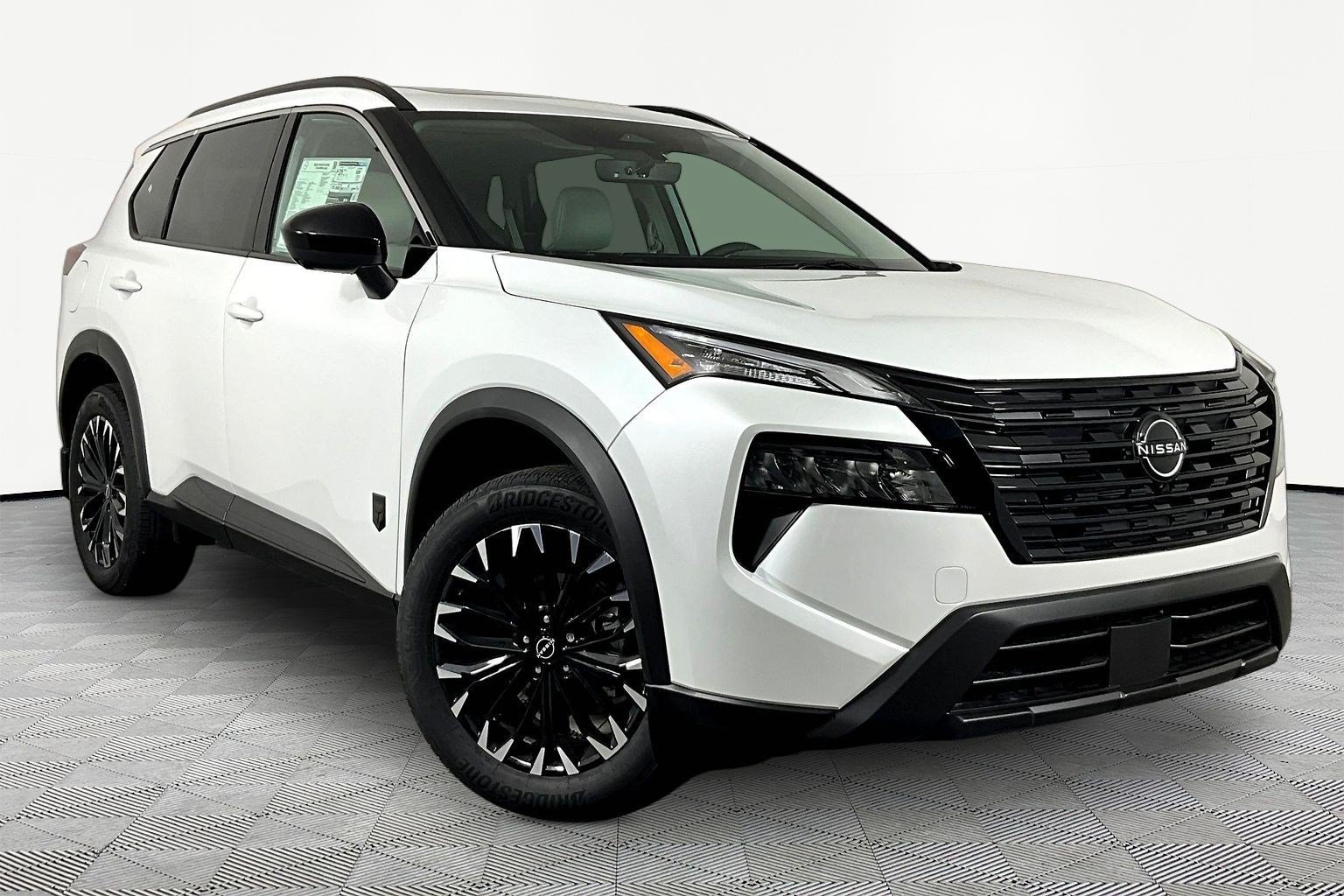 New 2026 Nissan Rogue Dark Armor AWD/4WD video 3
