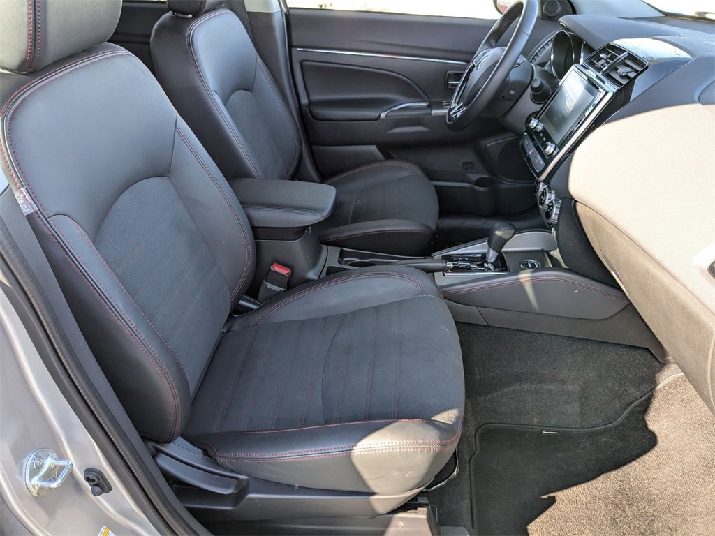 Used 2025 Mitsubishi Outlander Sport SE image 38