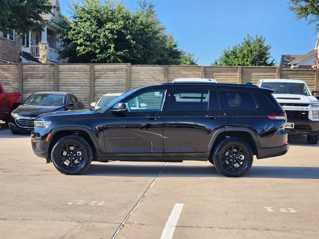 Used 2025 Jeep Grand Cherokee L Altitude RWD image 12