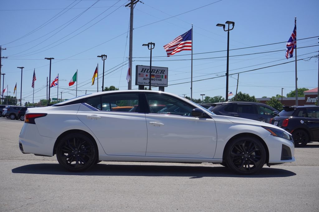 Used 2024 Nissan Altima 2.5 SR FWD image 8
