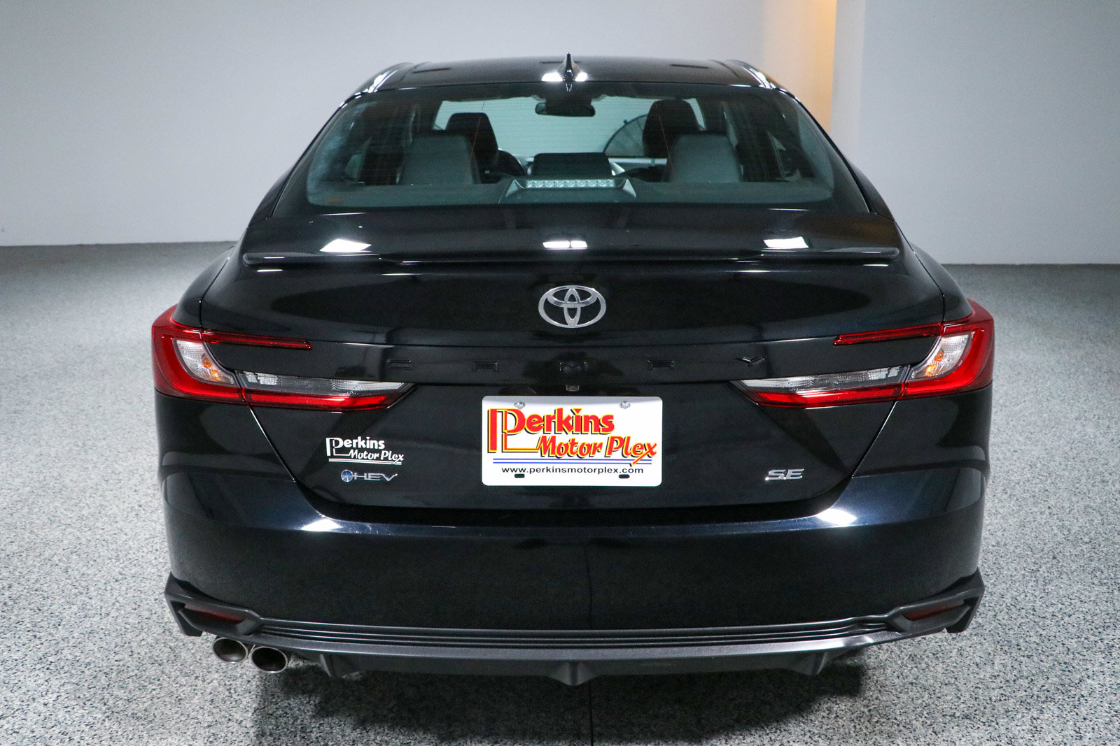 Used 2025 Toyota Camry SE FWD image 8