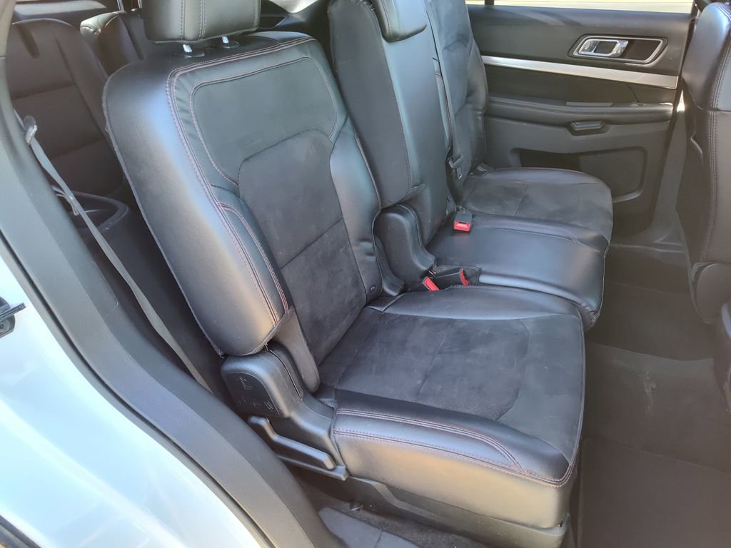 Used 2018 Ford Explorer XLT w/ Equipment Group 202A image 25