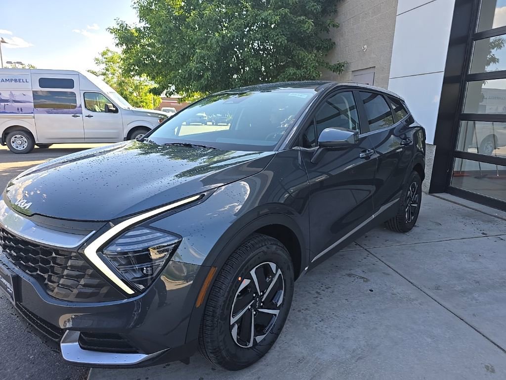 New 2025 Kia Sportage LX image 3
