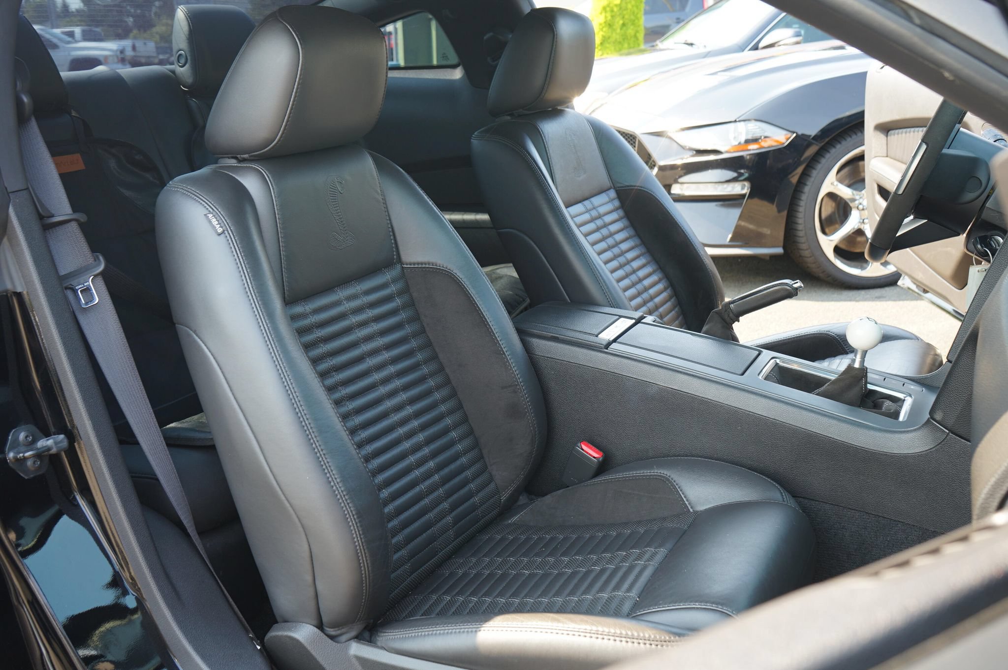 Used 2011 Ford Mustang Shelby GT500 w/ SVT Performance Pkg RWD image 21