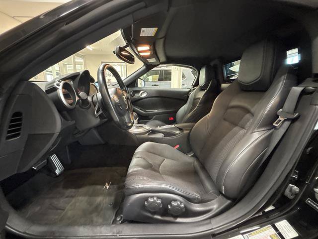 Used 2018 Nissan 370Z Touring RWD image 18