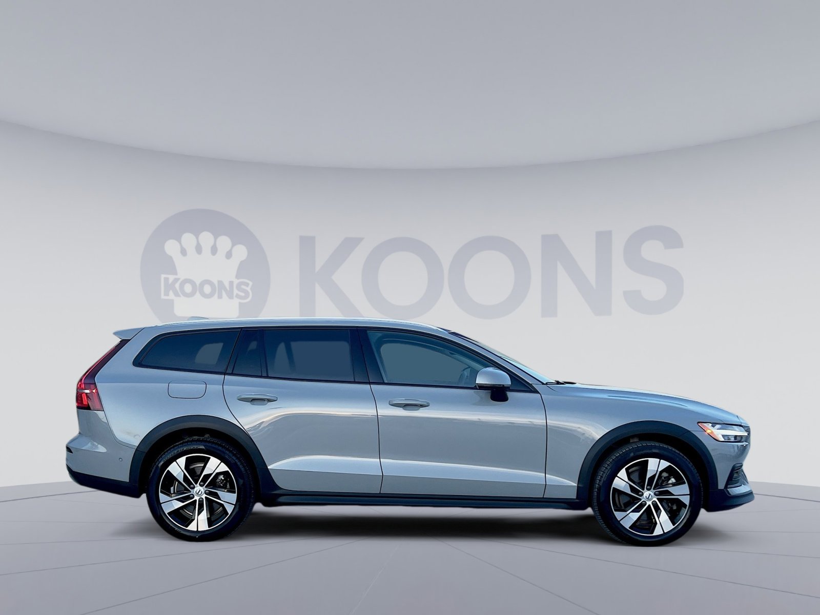 Certified 2024 Volvo V60 B5 Cross Country Plus image 8