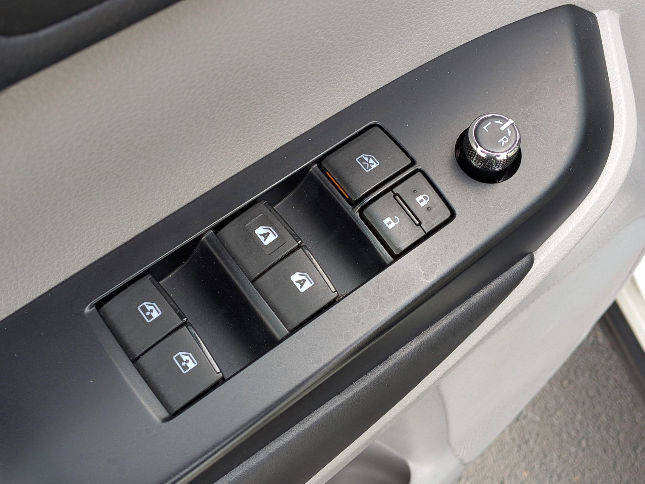 Used 2019 Toyota Highlander XLE image 15