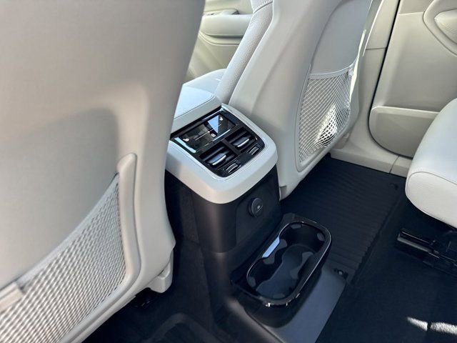 New 2025 Volvo XC90 T8 Plus w/ Protection Package Premier image 23