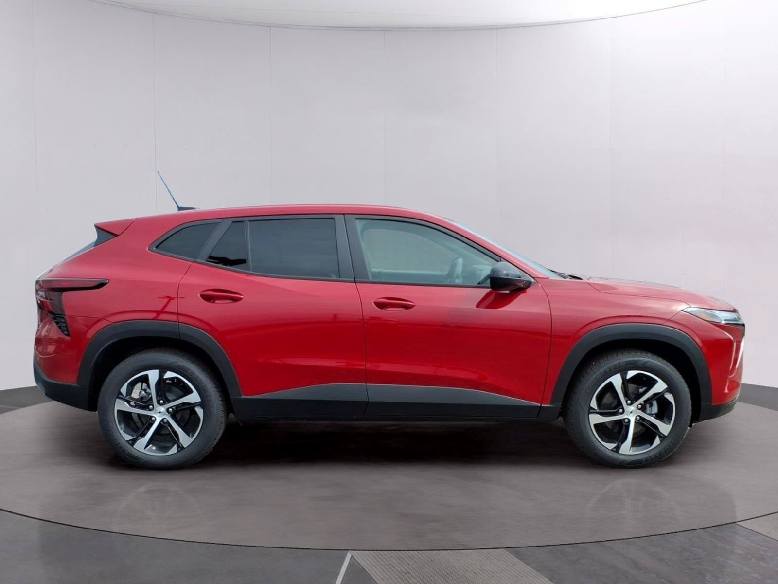 New 2026 Chevrolet Trax RS w/ Sunroof Package FWD image 6