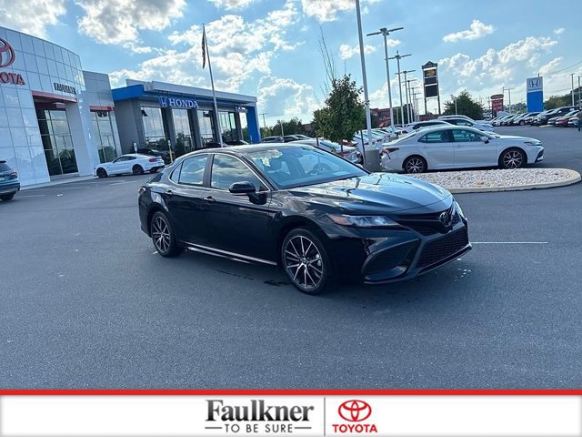 Used 2024 Toyota Camry SE FWD image 2