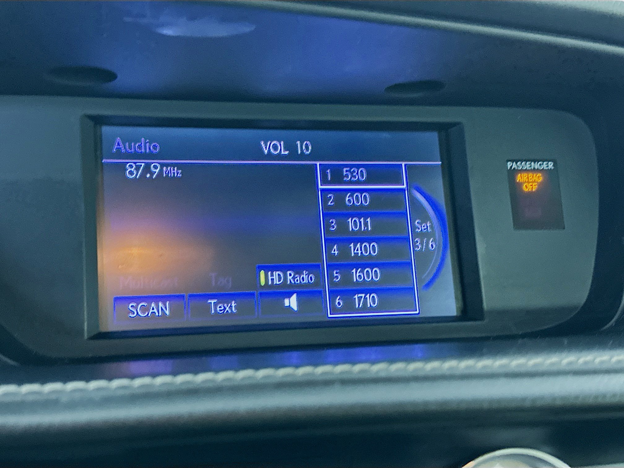 Used 2013 Lexus ES 300h w/ Premium Pkg FWD image 19