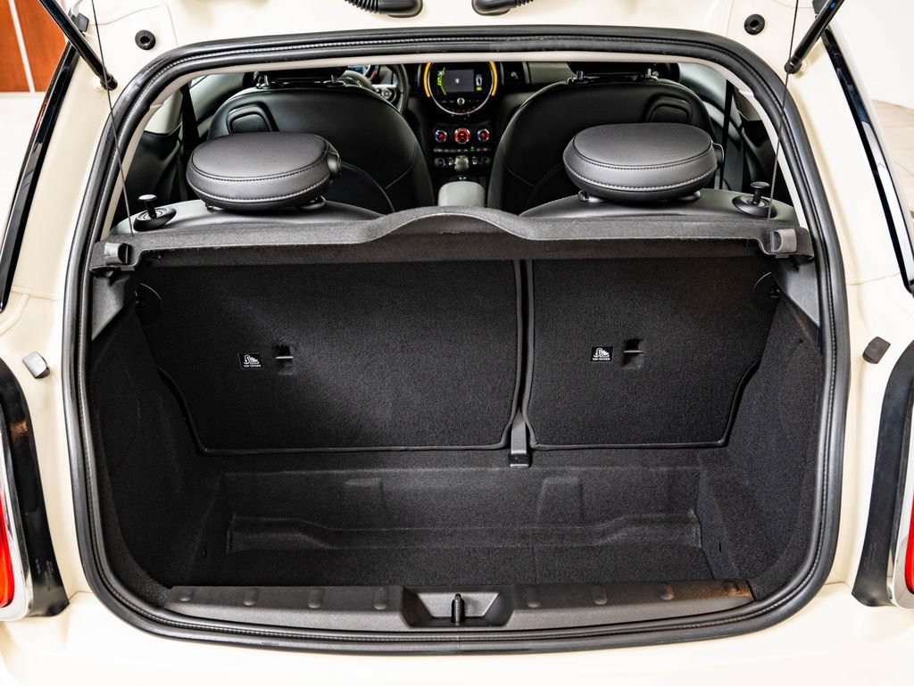 Used 2018 MINI Cooper 2-Door Hardtop FWD image 18