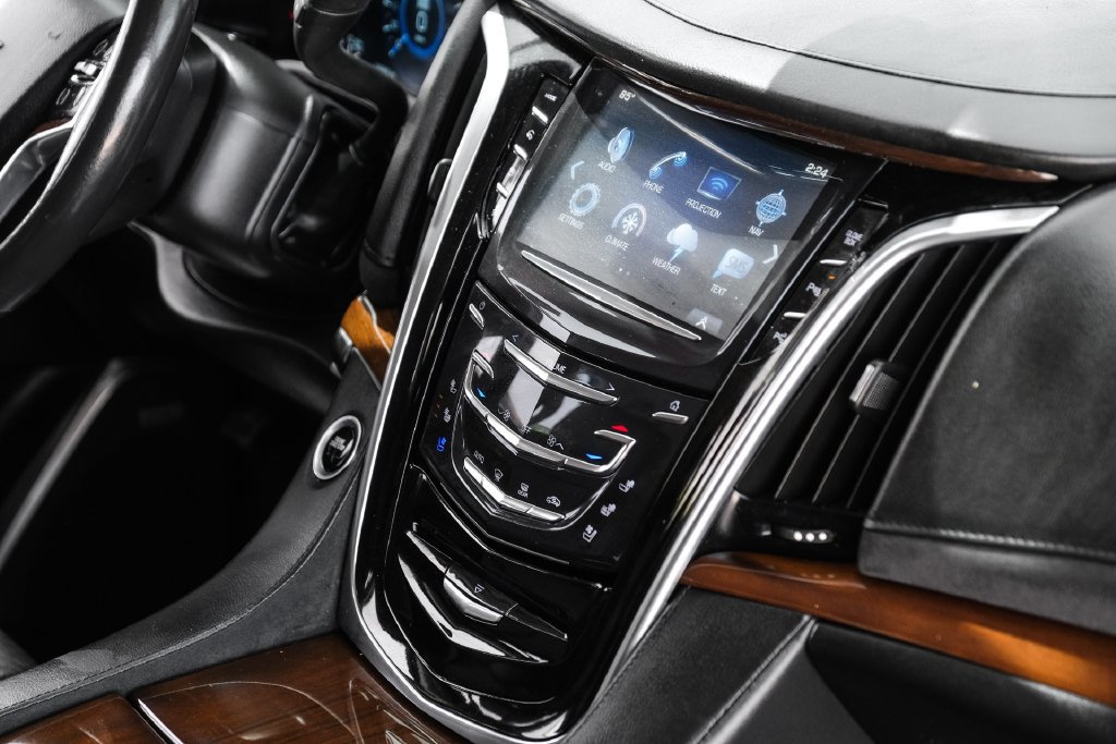 Used 2020 Cadillac Escalade 2WD image 20