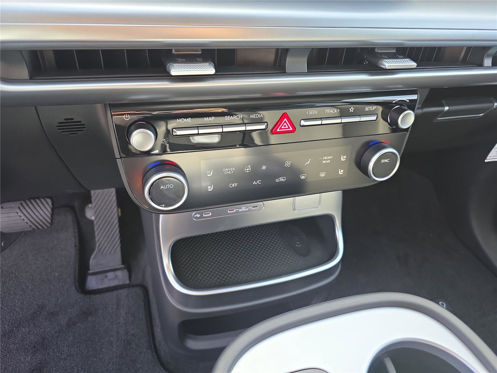 New 2026 Hyundai Ioniq 9 SEL image 17