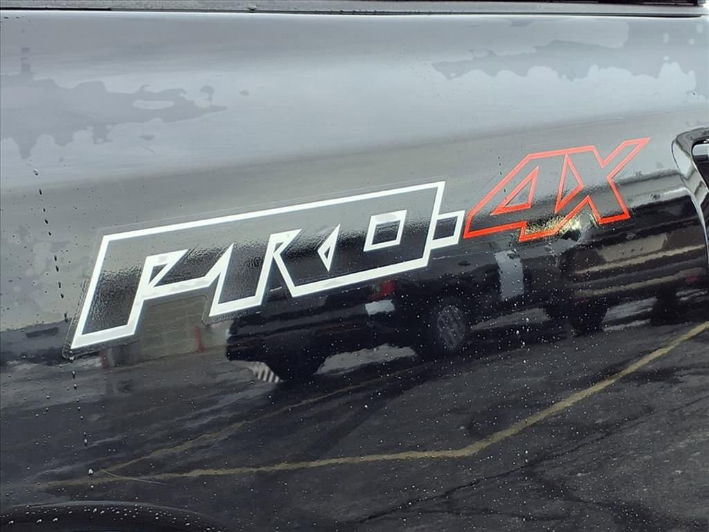 Used 2022 Nissan Frontier PRO-4X w/ Off-Road Protection Package image 19