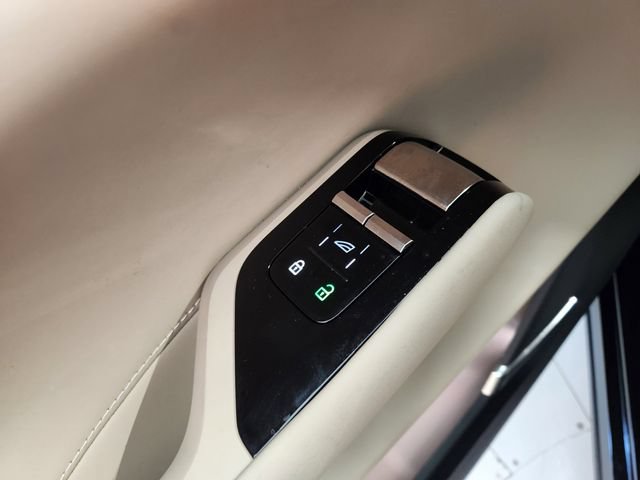 New 2025 Volvo EX90 Ultra w/ Protection Package Premier AWD/4WD image 21