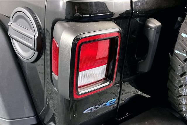 Used 2023 Jeep Wrangler Unlimited AWD/4WD image 20